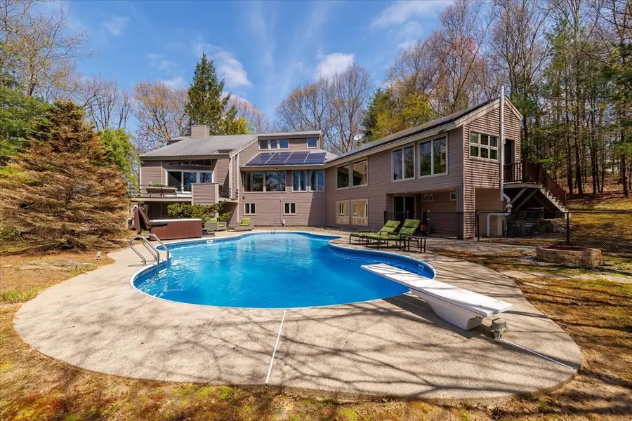 35 Hickory Dr, Worcester, MA 01609 - #3