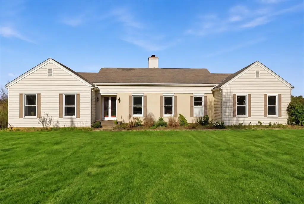 76 Fiske Hill Rd, Sturbridge, MA 01566 - #1