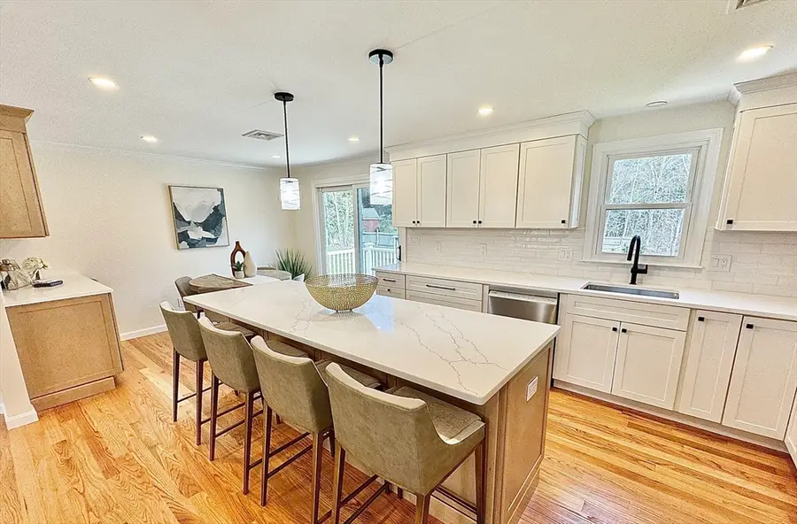 362 Center St, Hanover, MA 02339 - #3