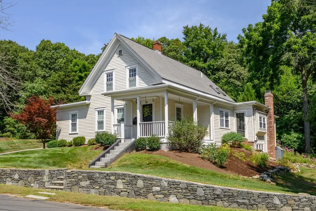 117 Hobart St, Hingham, MA 02043 - #1