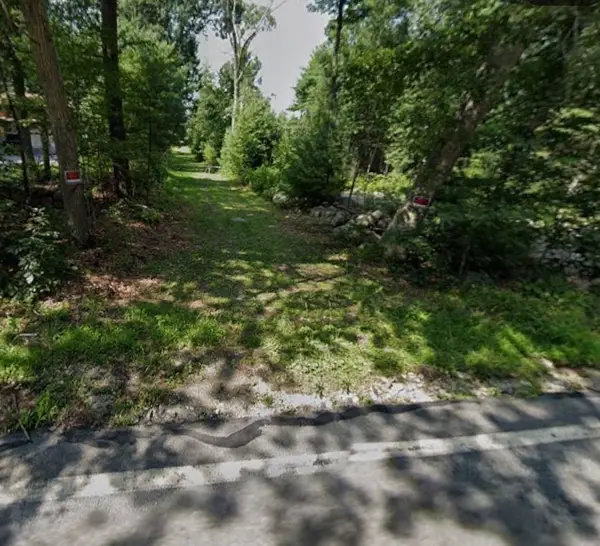 00 Sw Main St, Douglas, MA 01516