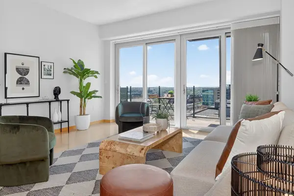 25 Channel Center St #1107, Boston, MA 02210