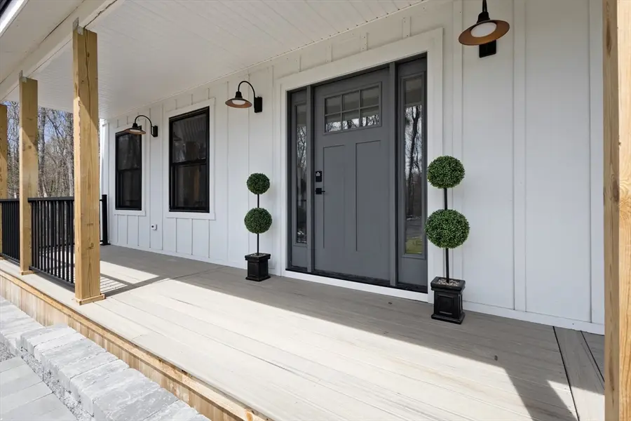 130 Se Main St, Douglas, MA 01516 - #3
