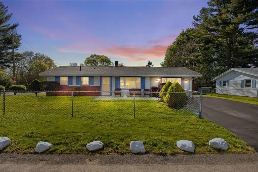 6 Bourne St, Brockton, MA 02302 - #3