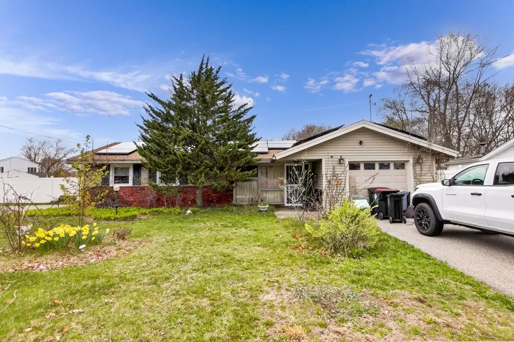 428 Hovenden Ave, Brockton, MA 02302 - #1