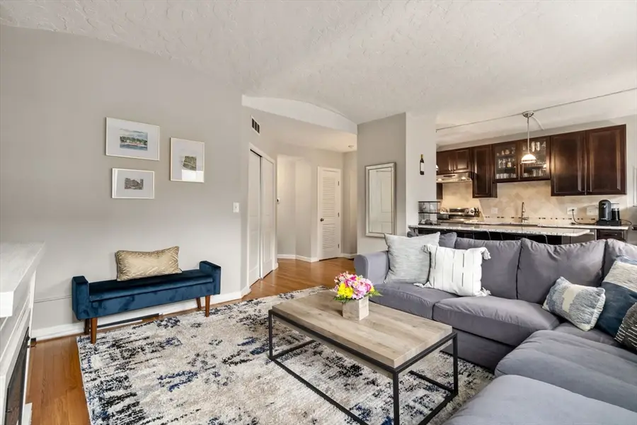 9-15 Battery St #7, Boston, MA 02109 - #3