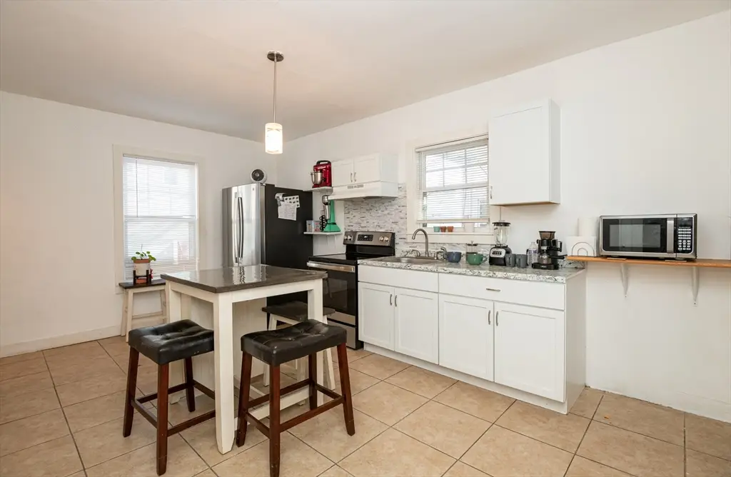 19 Huss Ct, Lynn, MA 01905 - #1