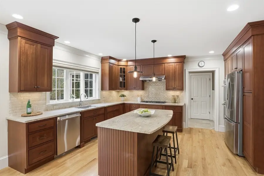 27 Maxwell Rd, Bedford, MA 01730 - #3