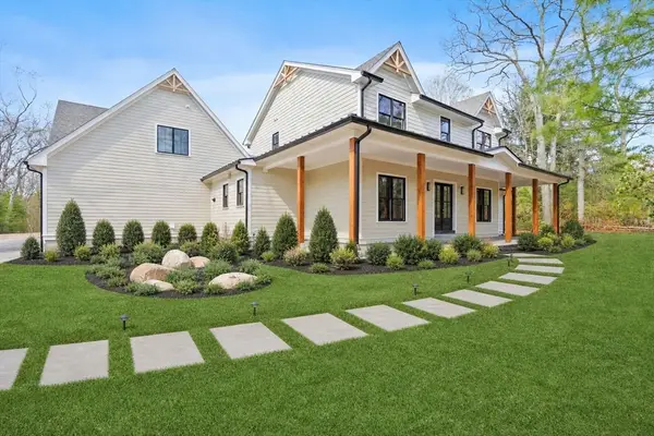 29 Hartford Street, Dover, MA 02030