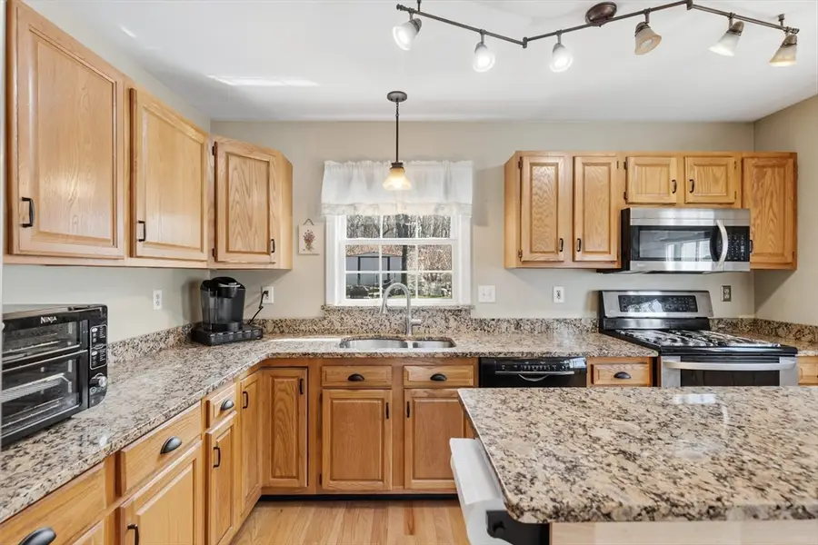 7 Dodge St #2, Gloucester, MA 01930 - #3