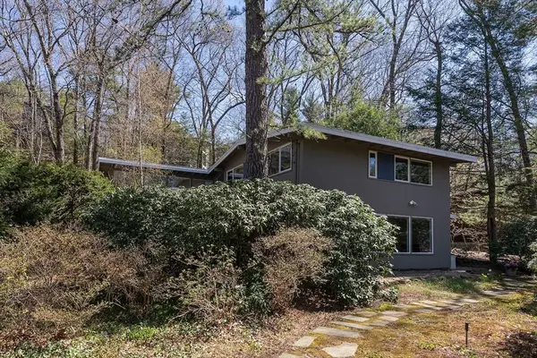 3 Compton Cir, Lexington, MA 02421