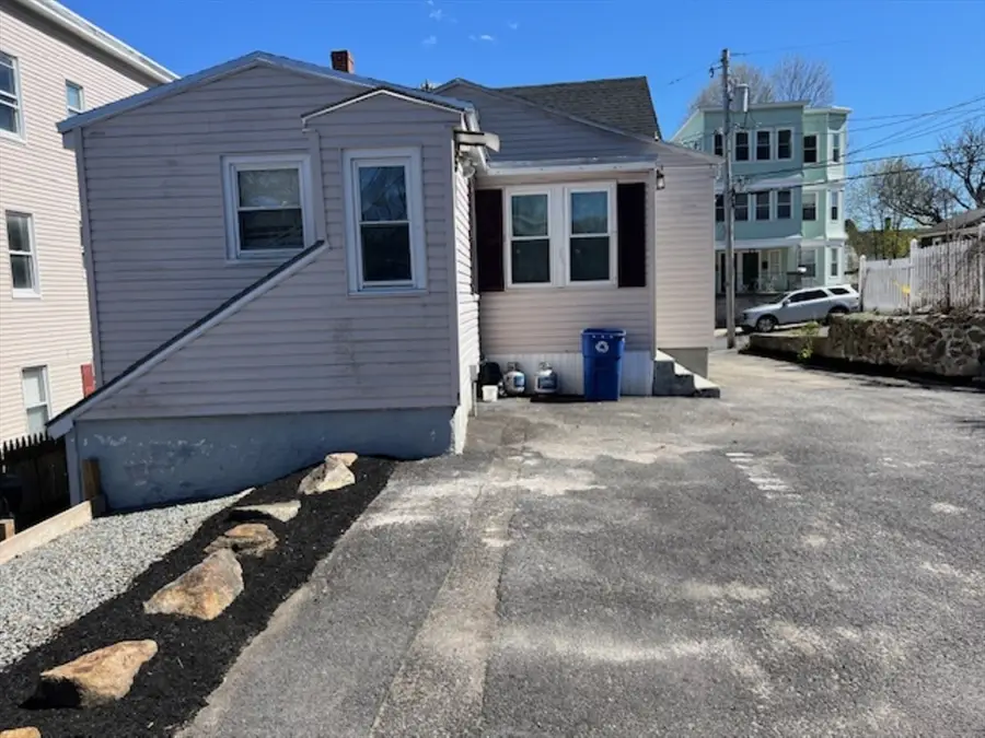 20 Montgomery St, Lawrence, MA 01841 - #2