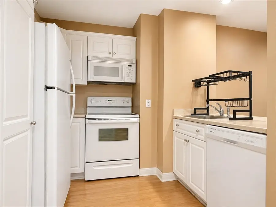 145 Bennington St #112, Revere, MA 02151 - #3