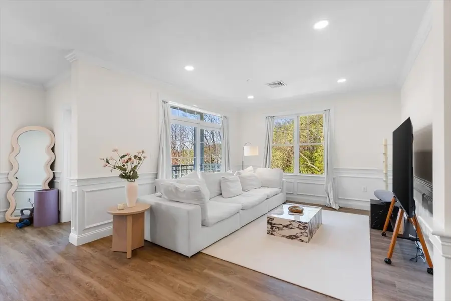 320 Middlesex Ave #E307, Medford, MA 02155 - #3