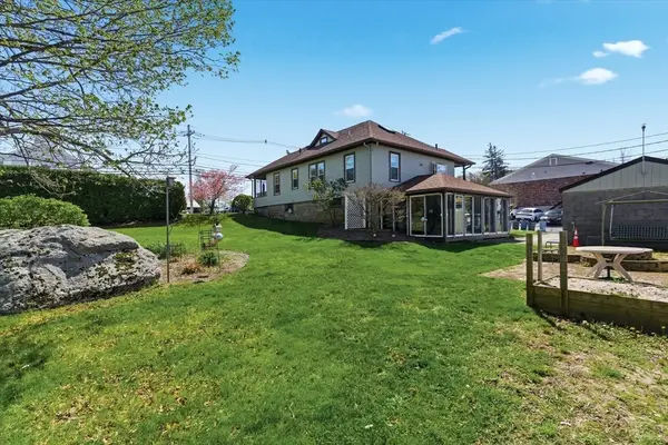 4263 Acushnet Ave, New Bedford, MA 02745