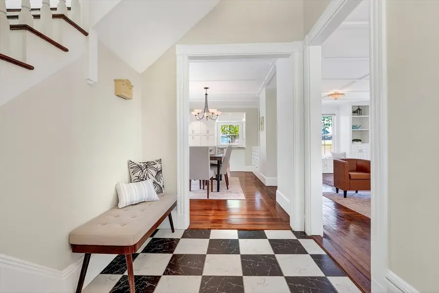 84 Lincoln St, Melrose, MA 02176 - #3