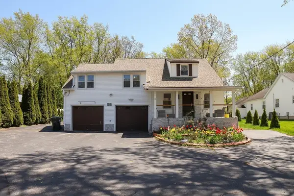 11 Hampton St, Auburn, MA 01501