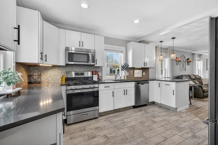 423 Textile Ave, Dracut, MA 01826 - #2