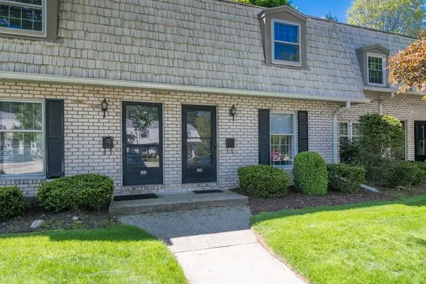 90 Plantation Dr #90, Agawam, MA 01001