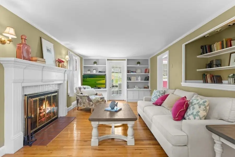34 Sheridan Rd, Wellesley, MA 02481 - #2