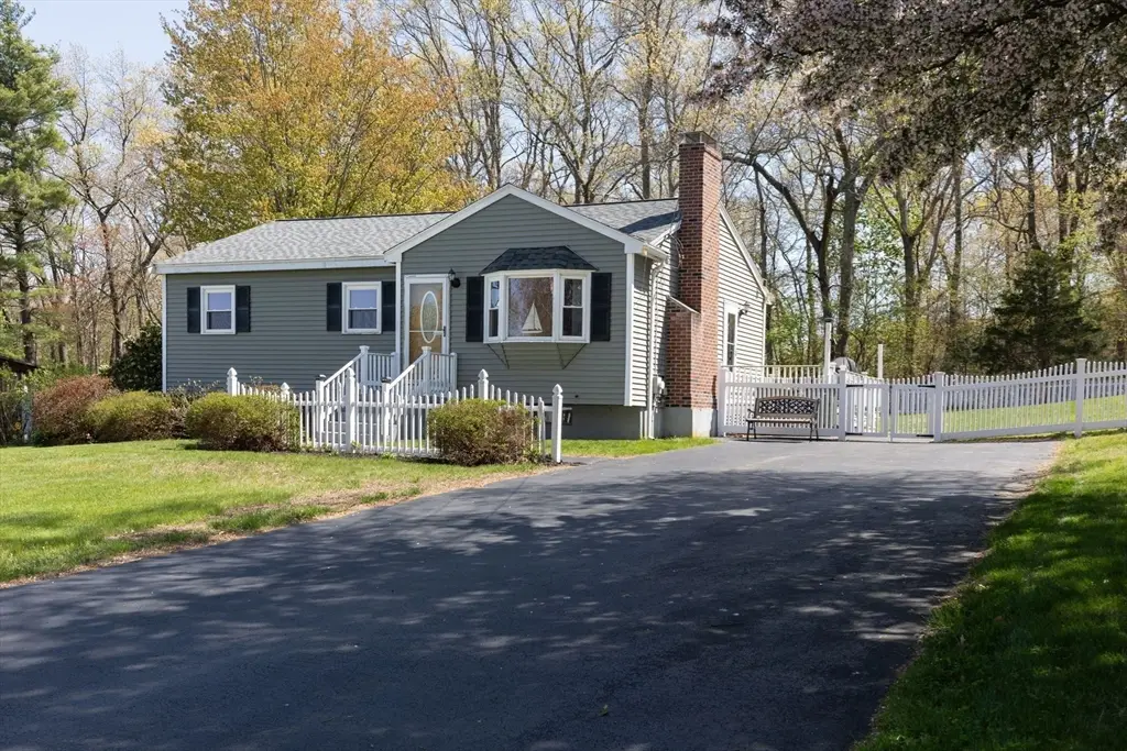 15 Phillip Dr, Bellingham, MA 02019 - #1
