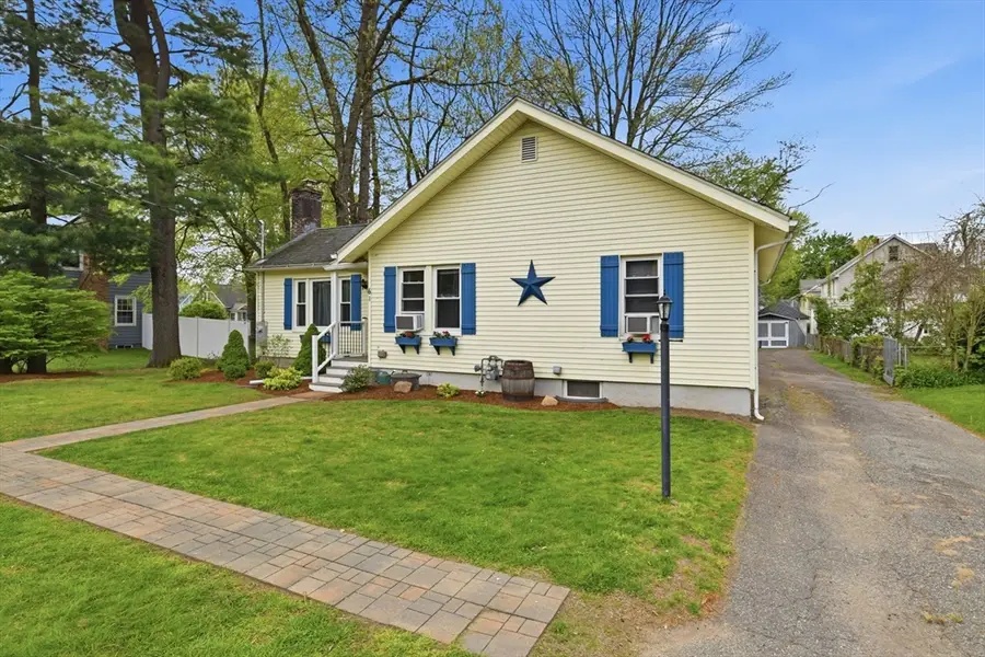 61 Wood Avenue, East Longmeadow, MA 01028 - #3