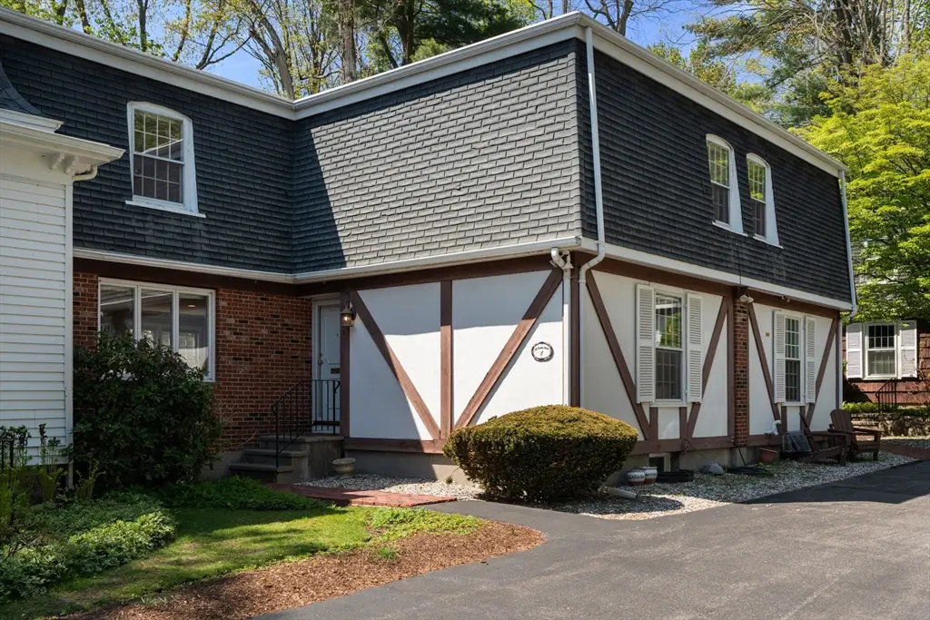 32 Linden St #5, Wellesley, MA 02482 - #1