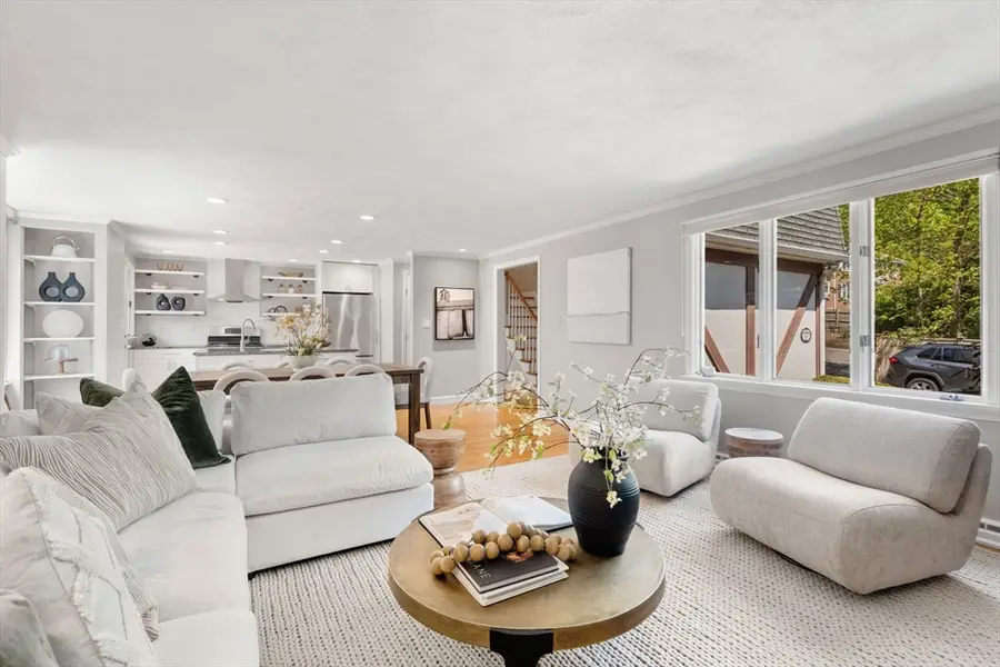 32 Linden St #5, Wellesley, MA 02482 - #3