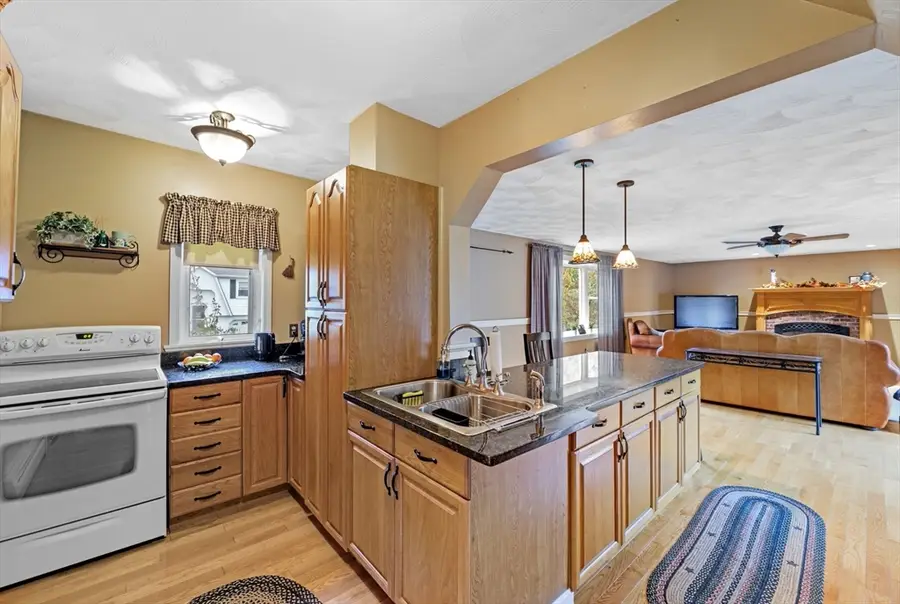 25 Thayer St, Methuen, MA 01844 - #2