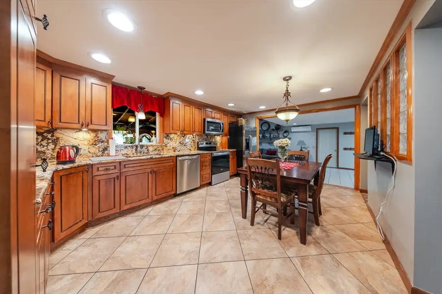 113 Skyridge St, Ludlow, MA 01056 - #3