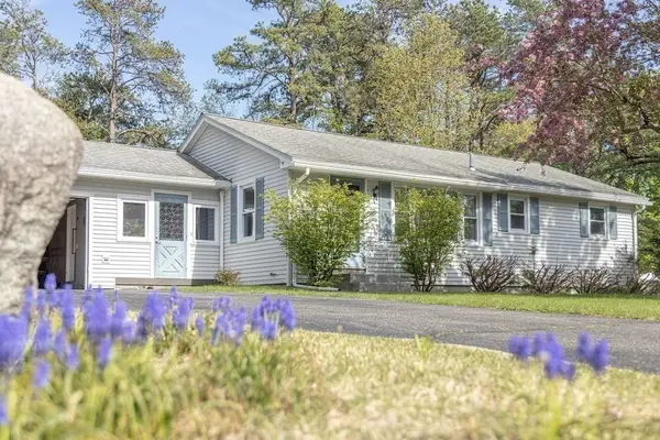 142 Spruce Hill Ave, Northampton, MA 01062