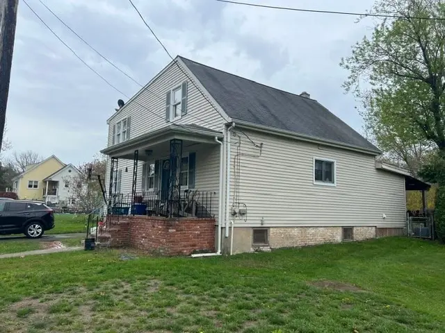 15 Hiram St, Acushnet, MA 02743 - #2