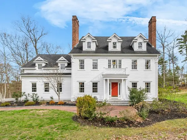 57 Shattuck St, Pepperell, MA 01463