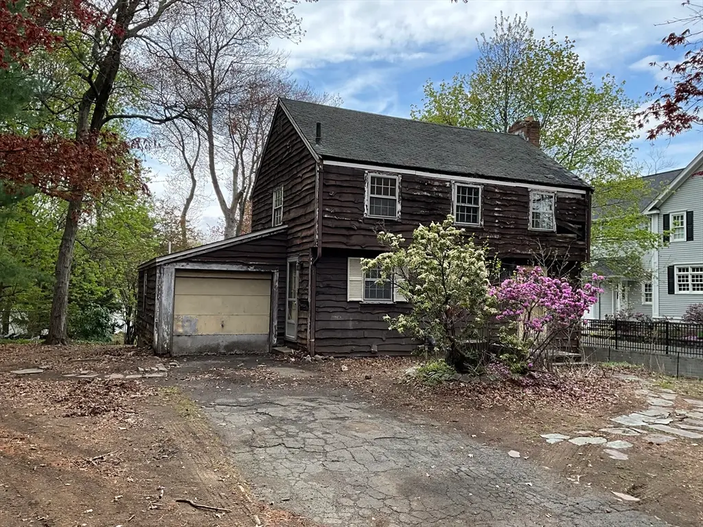 9 Larch Rd, Wellesley, MA 02482 - #1