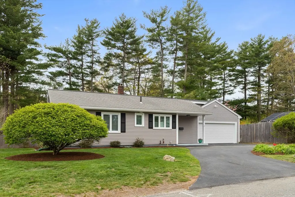 7 Haynes St, Walpole, MA 02081 - #1