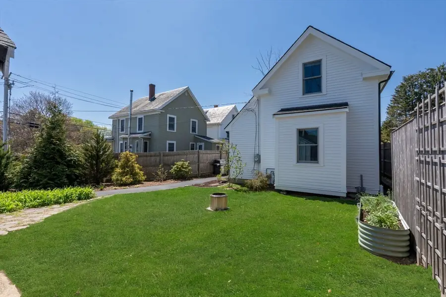 39 Topsfield Rd, Ipswich, MA 01938 - #3