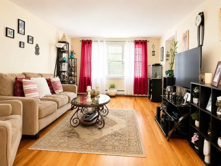 18 Pierce St, Malden, MA 02148 - #3