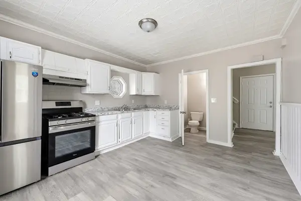 9 Owens Pl, Holyoke, MA 01040
