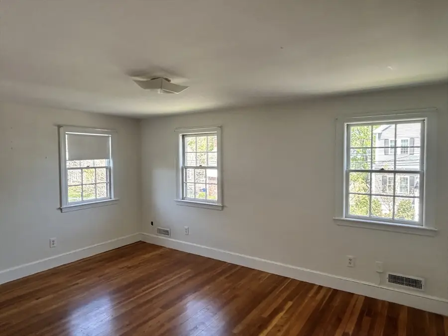 40 Elm St, Milton, MA 02186 - #2