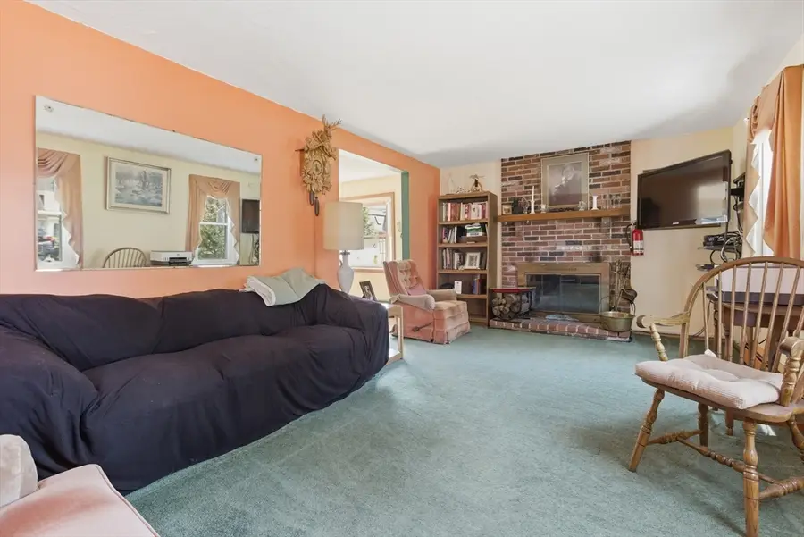 19 Mockingbird Ln, Maynard, MA 01754 - #2