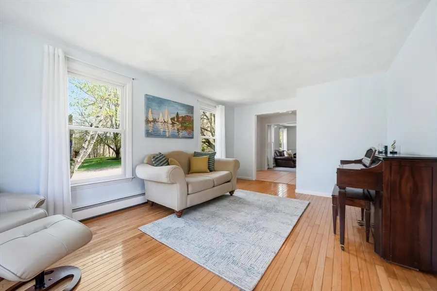 8 Villanova Dr, Westford, MA 01886 - #3