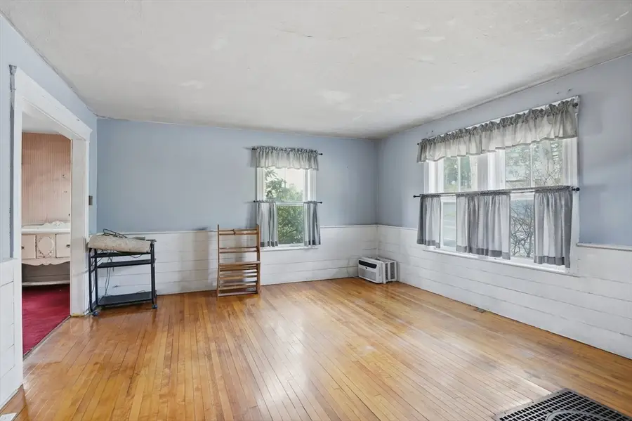 79 Central St, Auburn, MA 01501 - #3