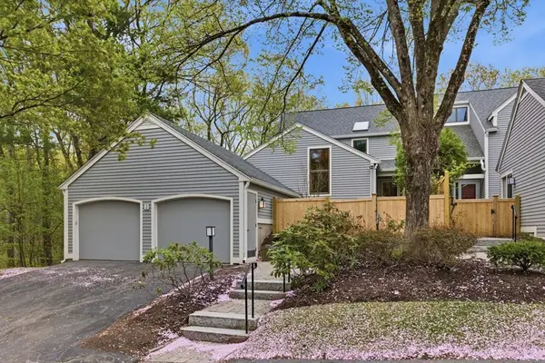 2 Hillside Dr #2, Wayland, MA 01778