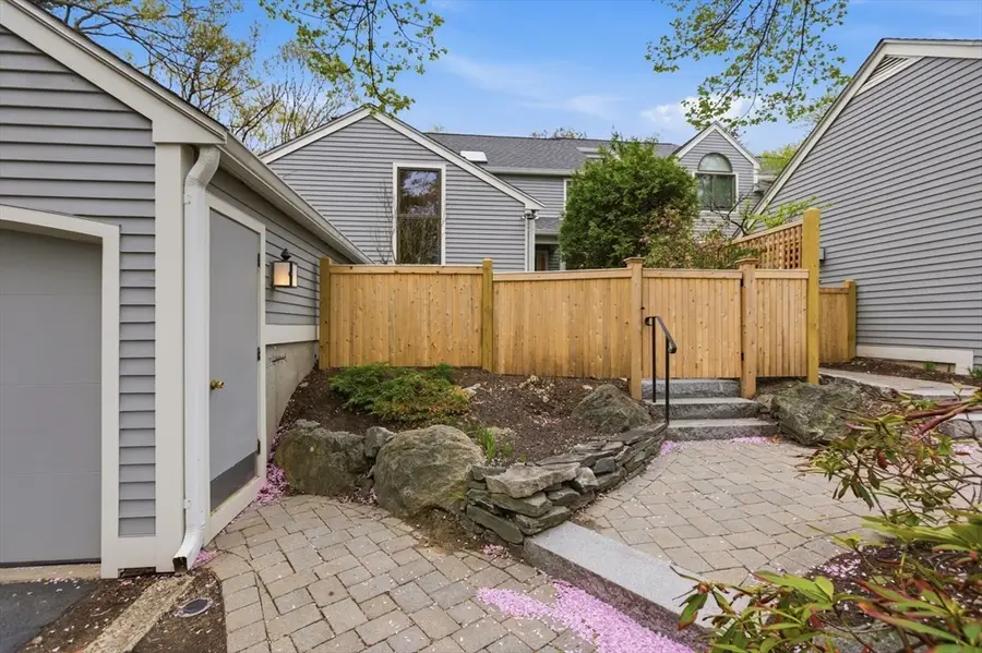 2 Hillside Dr #2, Wayland, MA 01778 - #2