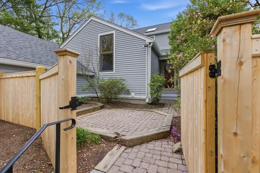 2 Hillside Dr #2, Wayland, MA 01778 - #3