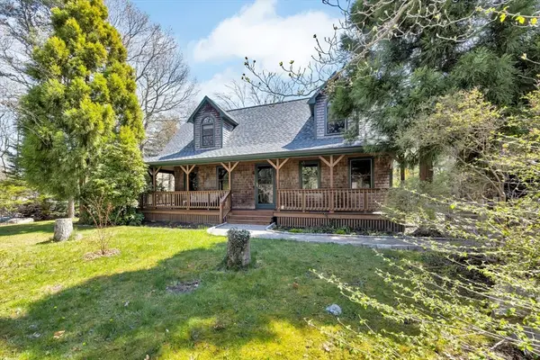 34 Hilltop Dr, Bourne, MA 02561