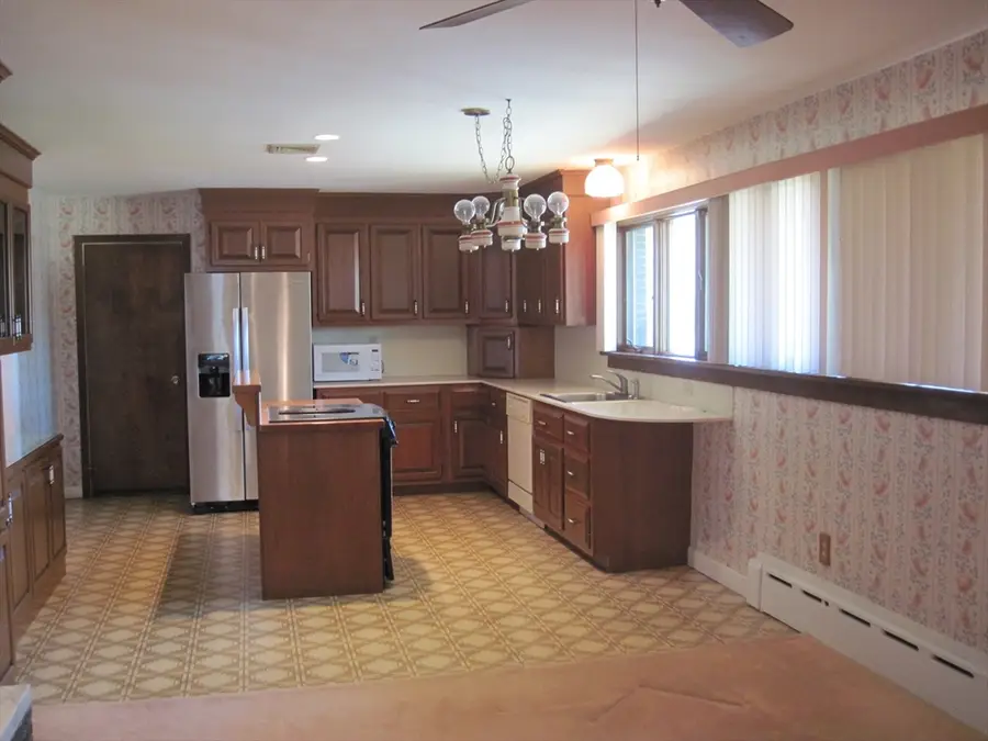 324 Hillside Rd, North Andover, MA 01845 - #3