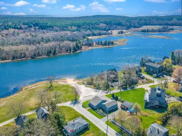 44 Oakdale Ave, Marion, MA 02738