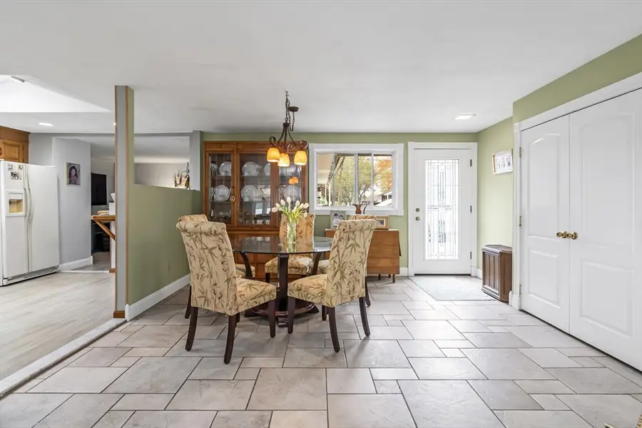 26 Reservoir Dr, Danvers, MA 01923 - #3