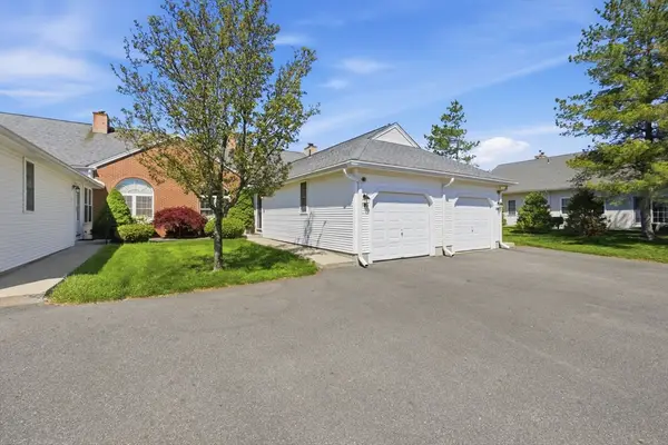 18 Castle Hill Rd #G, Agawam, MA 01001